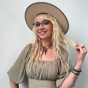 Meet your Posher, Keri